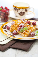 Leckere waffel desert auf dem tisch