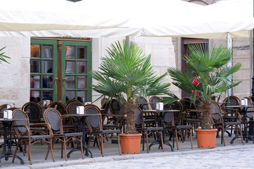 Table on the terrace of the restaurant