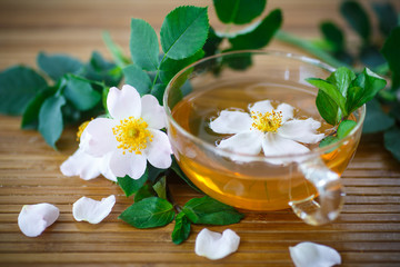 Fototapeta na wymiar tea of rose petals