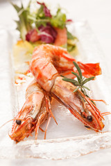 shrimps with salad
