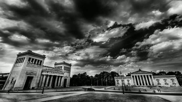 TL - Schwarzwei&szlig; am K&ouml;nigsplatz