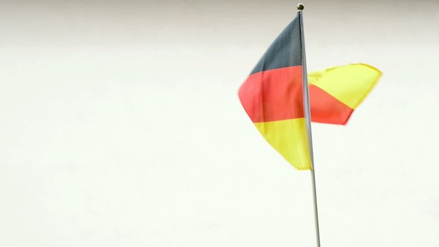 Deutsche Fahne im Wind