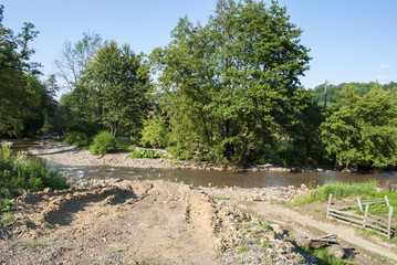 Creek, Dust & Trees