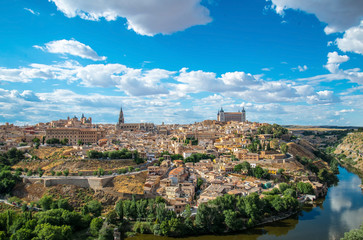 Fototapeta na wymiar Panoramic view of the historic city of Toledo with river Tajo in