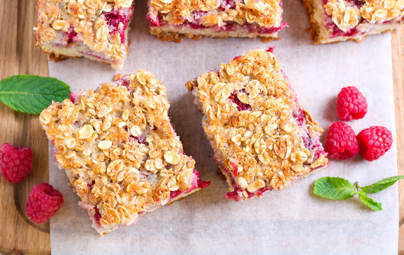 Raspberry Crumble Cake