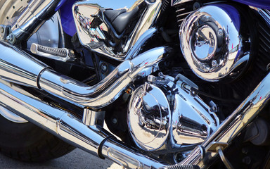 Moteur chromé d'une moto