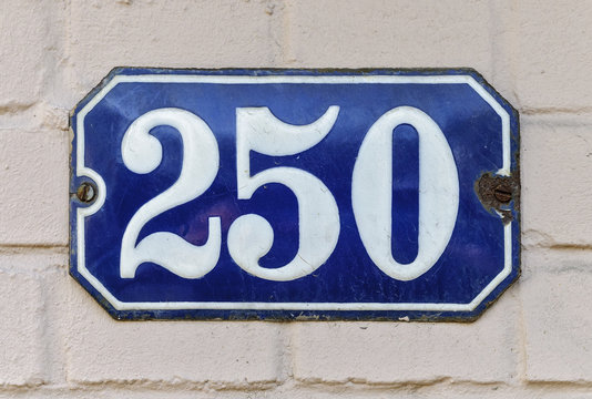 Hausnummer 250