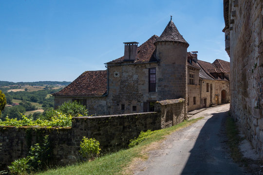 Village Curemonte