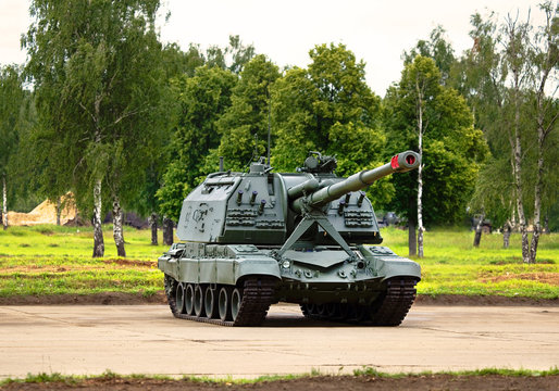 Self-propelled gun