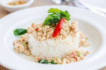 Spicy fried chicken with basil and rice