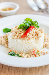 Spicy fried chicken with basil and rice