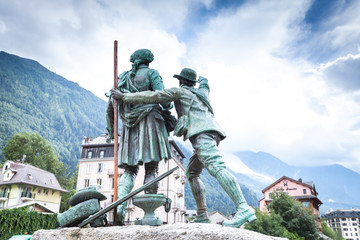 monument to the first and second climbers on Mont Blanc