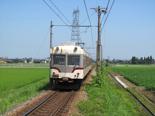 富山地方鉄道の白い電車