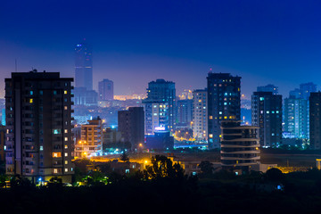 Fototapeta na wymiar Beautiful city at night