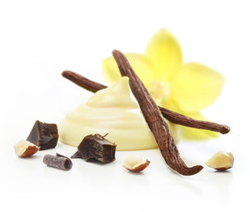 Vanilla pods and cream isolated