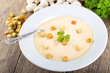 plate of mushroom soup