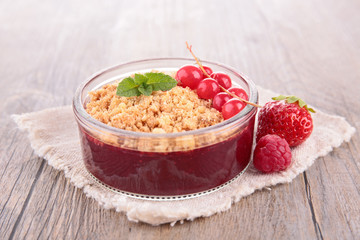 berry crumble