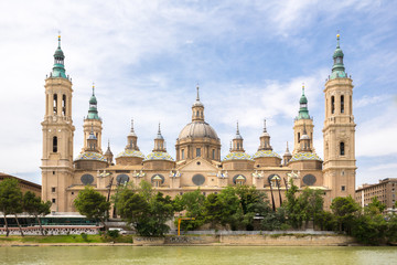 Fototapeta na wymiar Basilica of Zaragoza Spain