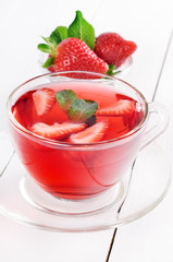 Strawberry tea with mint