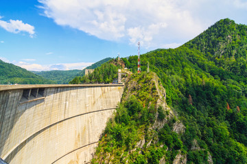 Fototapeta na wymiar Vidraru dam, Fagaras mountains, Romania