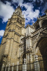 Fototapeta na wymiar majestic Cathedral of Toledo Gothic style, with walls full of re
