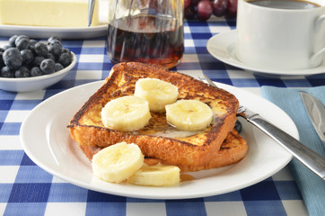 French toast with bananas