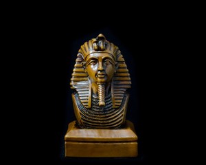 Old Egyptian pharaoh Statue - obrazy, fototapety, plakaty