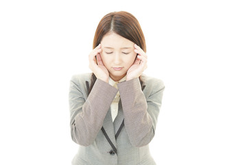 頭痛に悩むＯＬ