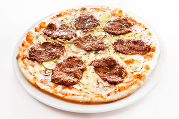 pizza with beef