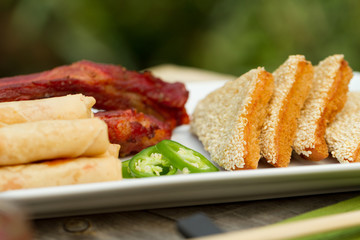 Assorted chinese appetisers al fresco