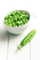 green peas in bowl