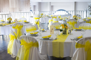 yellow and white wedding table decoration