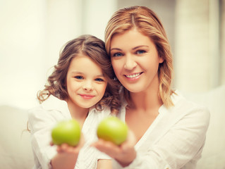 Fototapeta na wymiar mother and daughter