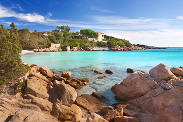 Strand mit t?�rkisfarbenen Wasser