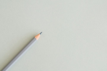 Stift auf hellgrauem Hintergrund