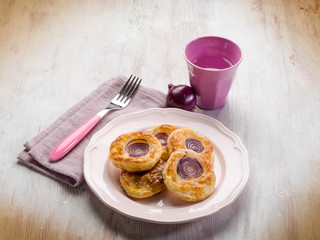 canapes with red onion