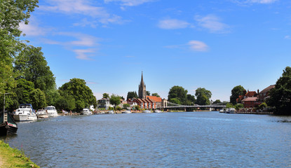 Fototapeta na wymiar The River Thames at Marlow in England