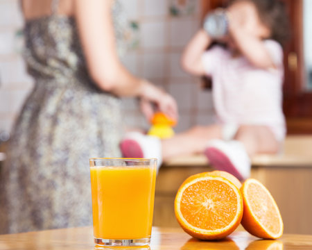 Making a freshly squeezed orange juice