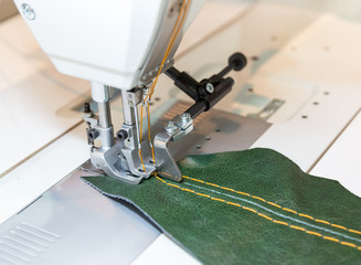 Sewing process in the phase of overstitching