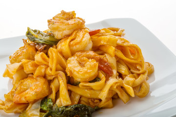 Fried noodles with shrimps