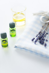 ラベンダー　精油　アロマテラピー