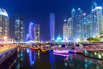 Obraz premium Dubai Marina at night, United Arab Emirates