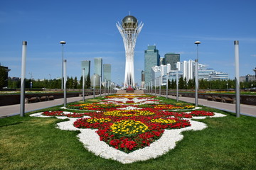 The BAITEREK tower in Astana / Kazakhstan - obrazy, fototapety, plakaty