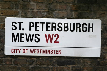 Fototapeta na wymiar St Petersburgh Mews Street Sign