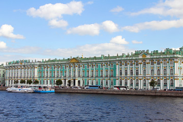 Fototapeta na wymiar Winter Palace in Saint Petersburg