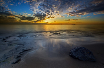 Fototapeta na wymiar Bamburgh beach sunrise
