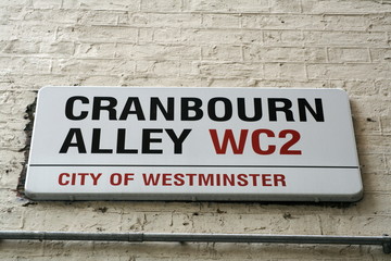 Fototapeta na wymiar Cranbourn Alley Sign