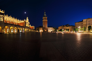 Naklejka premium A night view of the Market Square in Krakow, Poland