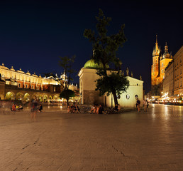 Fototapeta A night view of the Market Square in Krakow, Poland obraz