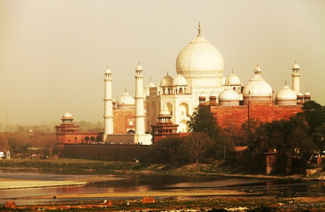 Fototapeta premium Taj Mahal in India, Agra, Uttar Pradesh